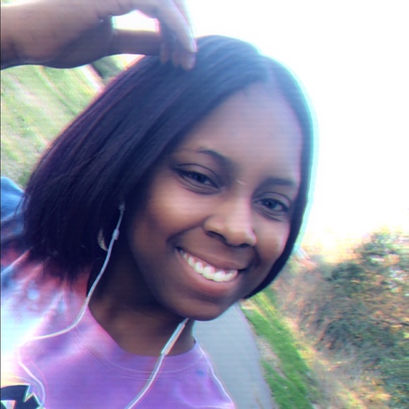 Meet your Posher, Deja - Picture 1 of 1